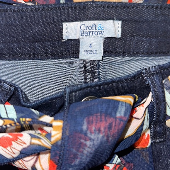 Croft & Barrow | Dark Denim Capris With Floral Cloth Belt | Size 4 - Picture 2 of 3